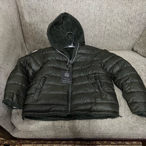 Bernardo Women’s Reversible Hooded Puffer Jacket Size Medium - Picture 3 of 4